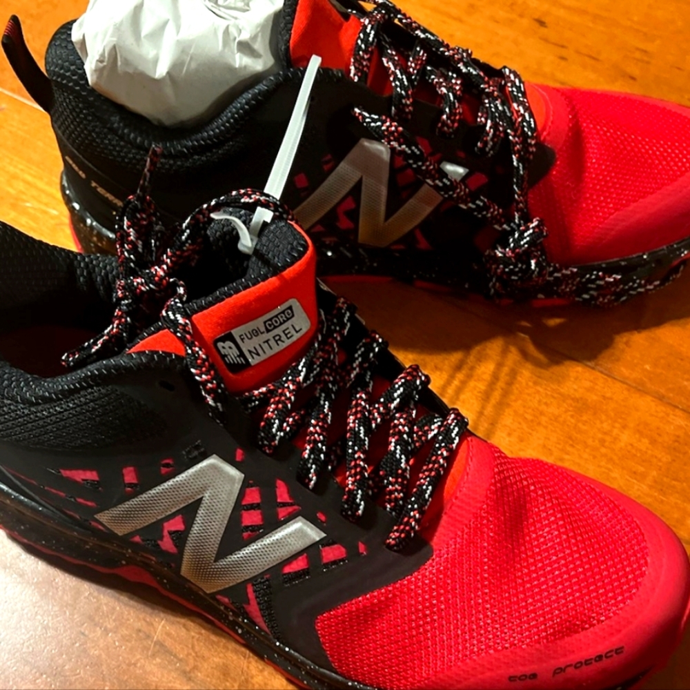 New Balance Size 9 Red/Black